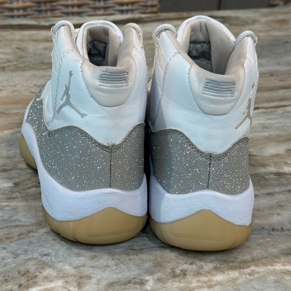 Women’s AIR JORDAN 11 Retro White Metallic silver glitter sneakers- Size 8 - Picture 3 of 9